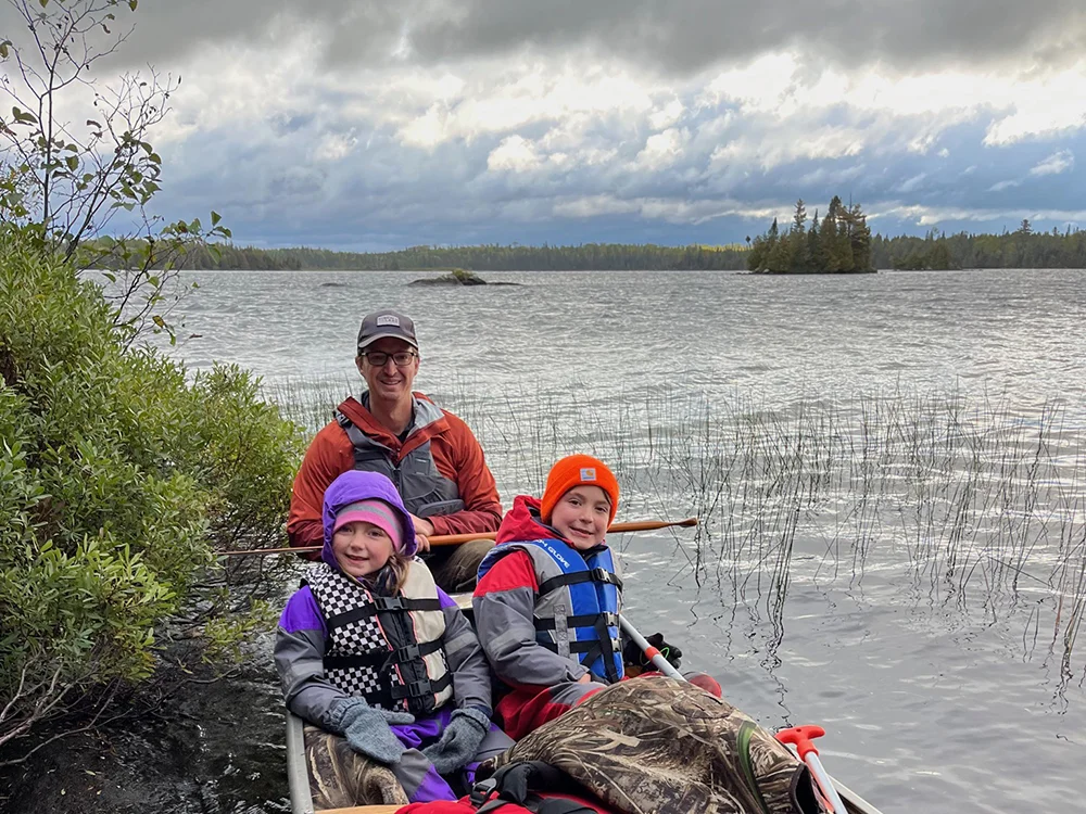 Perent Lake - Paddling with kids in the canoe in the Boundary Waters