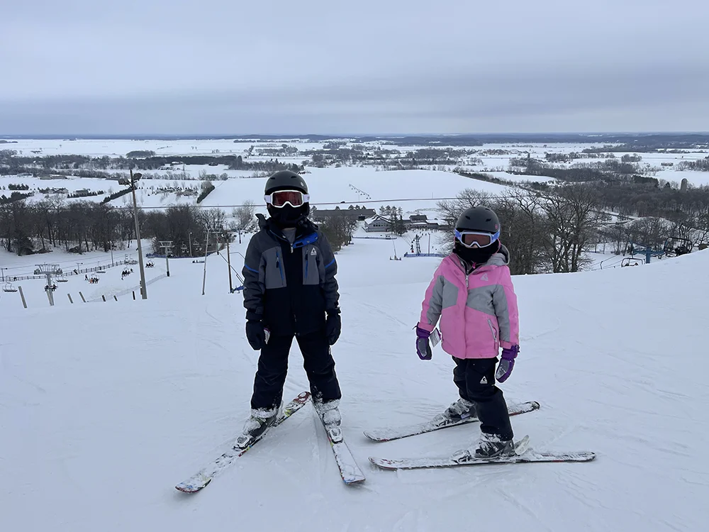 Outdoor winter activities in Minneapolis, MN - Downhill Skiing