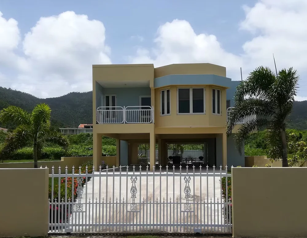Large private house with ocean views for rent in Patillas, PR